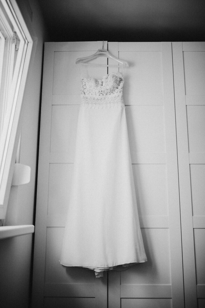 croatia-elopement-wedding-dress-photographer-slikafilmweddings.jpg